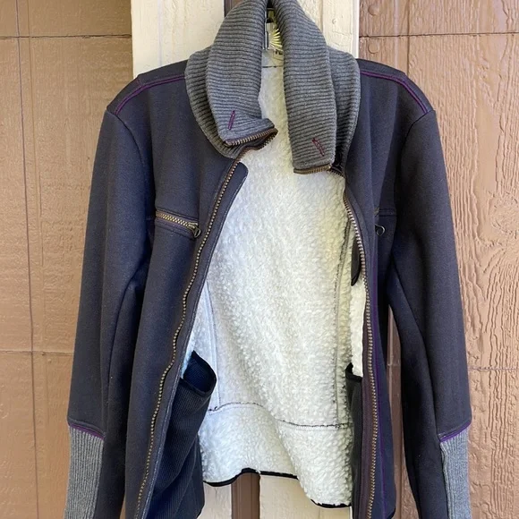 Title Nine NWT Jacket - Picture 7 of 10